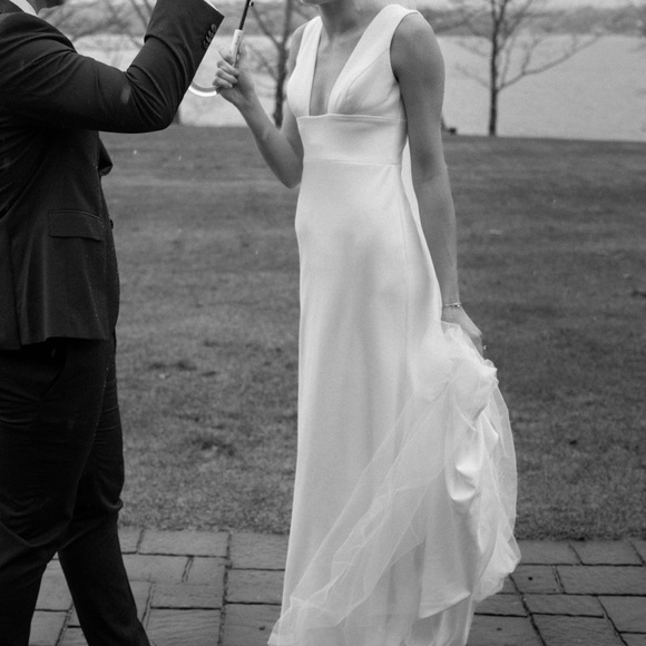 Wtoo by Watters Chloe Sleeveless Plunge Crepe Column Wedding Gown - Picture 5 of 12